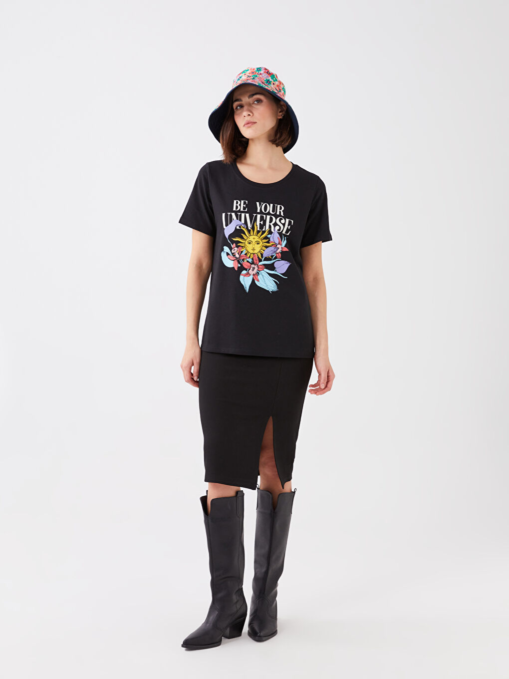 Siyah Bisiklet Yaka Baskılı Kısa Kollu Kadın Tişört-2