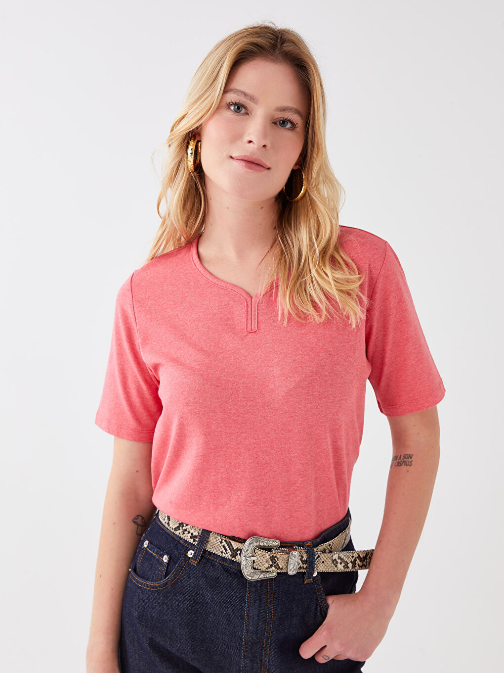 Pembe Bisiklet Yaka Düz Kısa Kollu Kadın Tişört