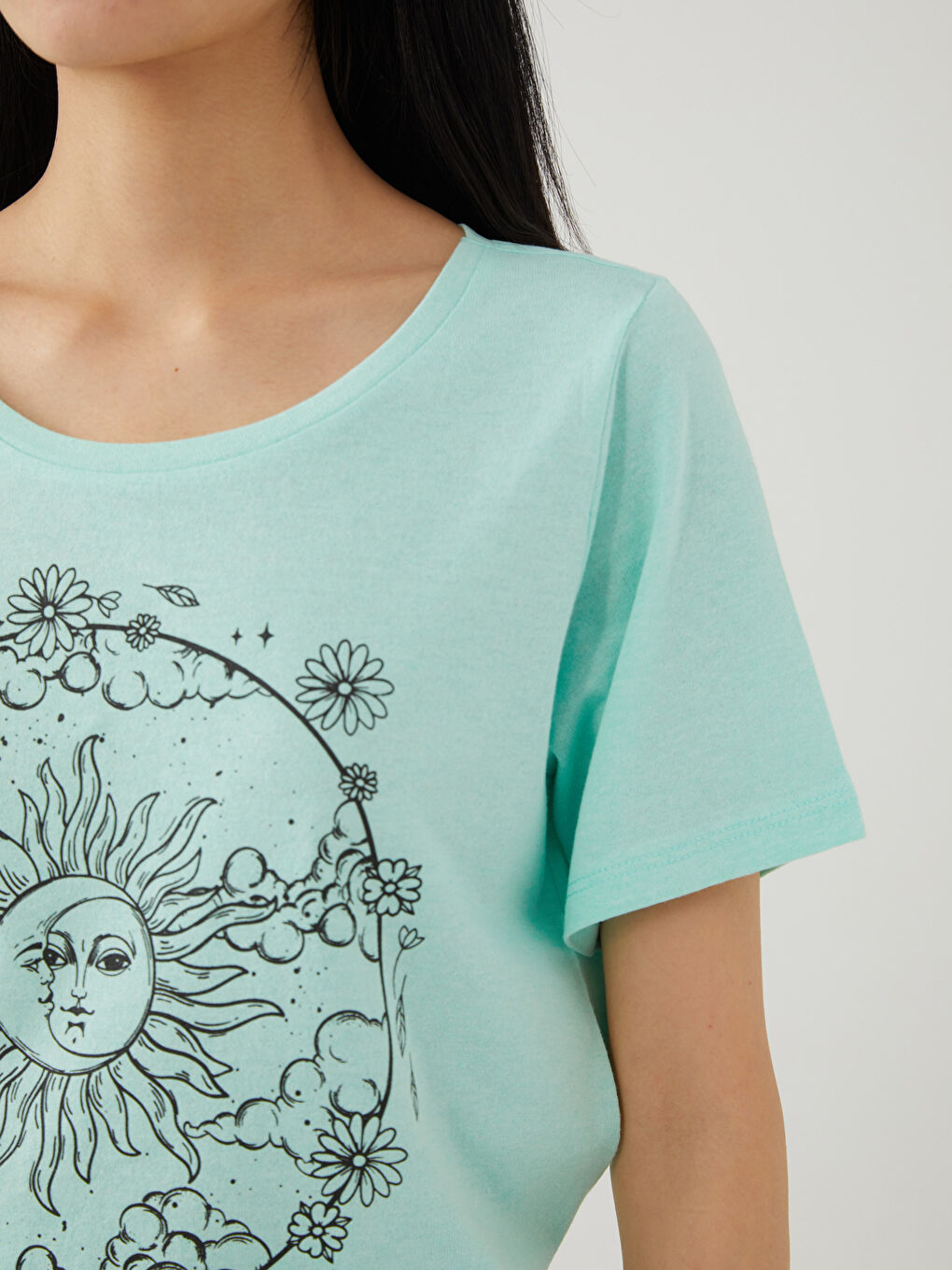 Turkuaz Bisiklet Yaka Baskılı Kısa Kollu Kadın Tişört-3