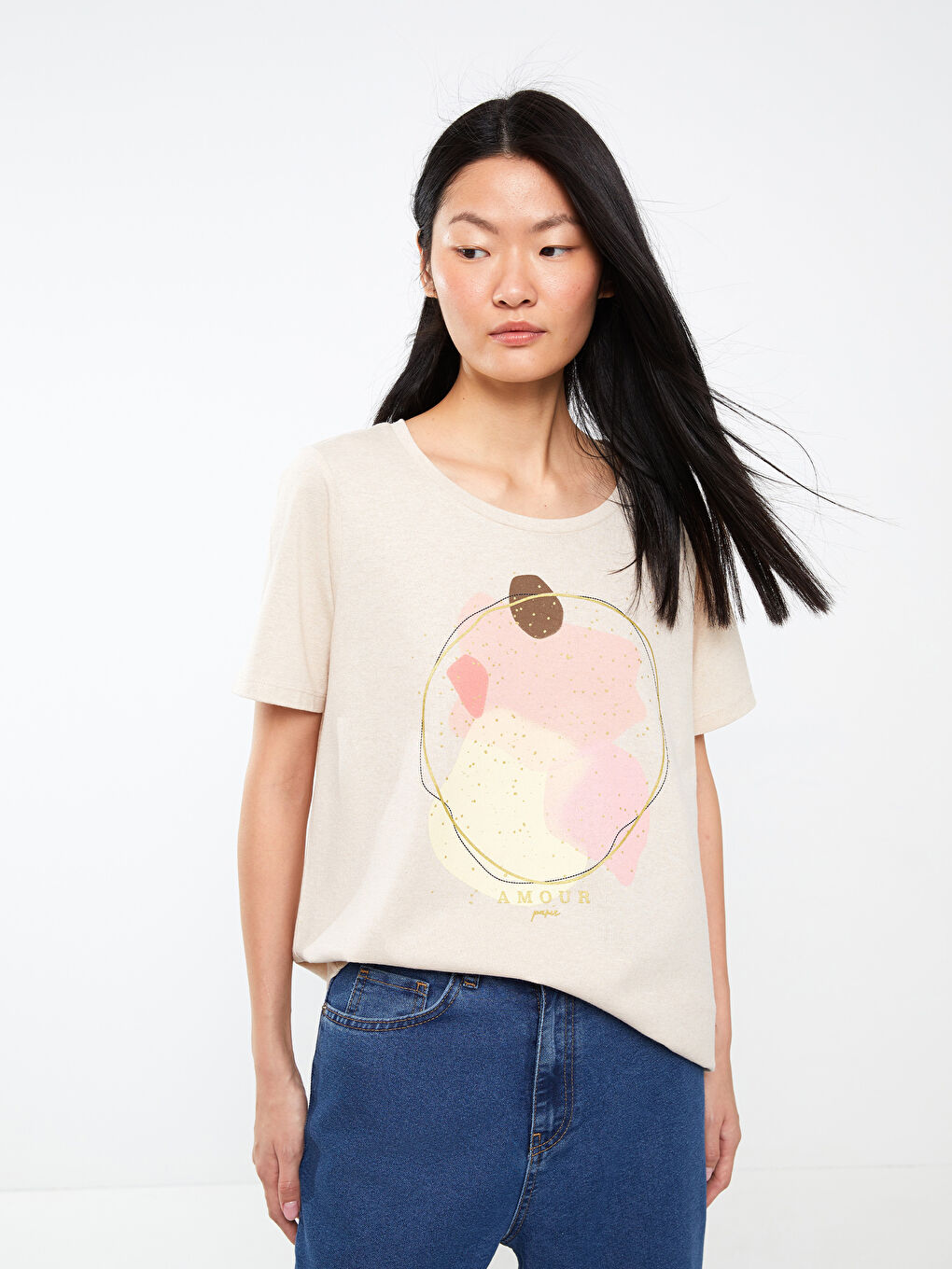 Bej Bisiklet Yaka Baskılı Kısa Kollu Kadın Tişört