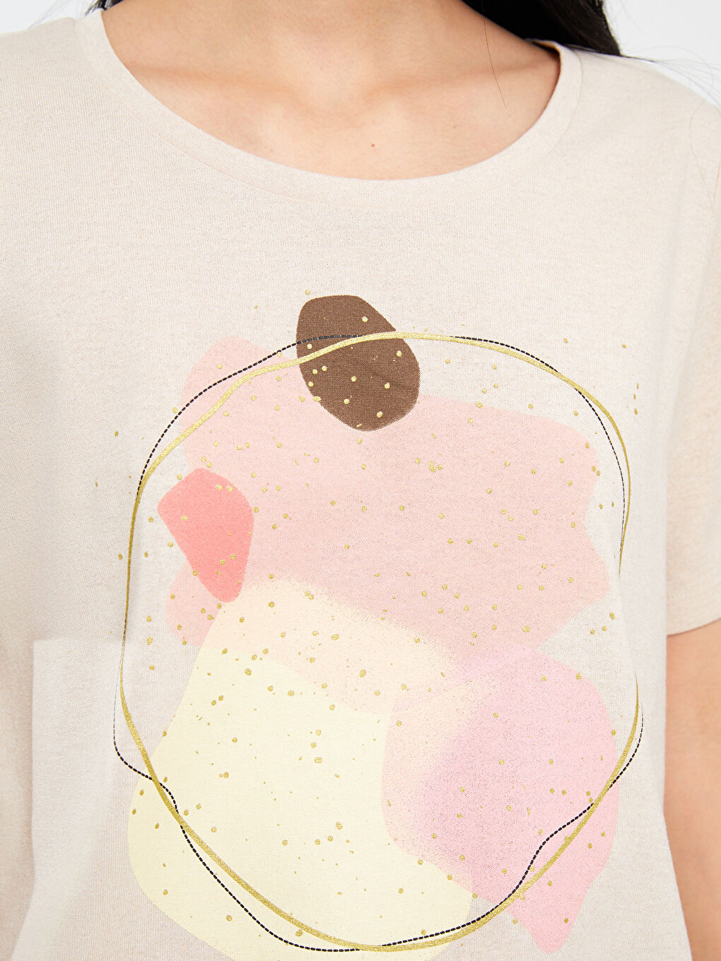 Bej Bisiklet Yaka Baskılı Kısa Kollu Kadın Tişört-3