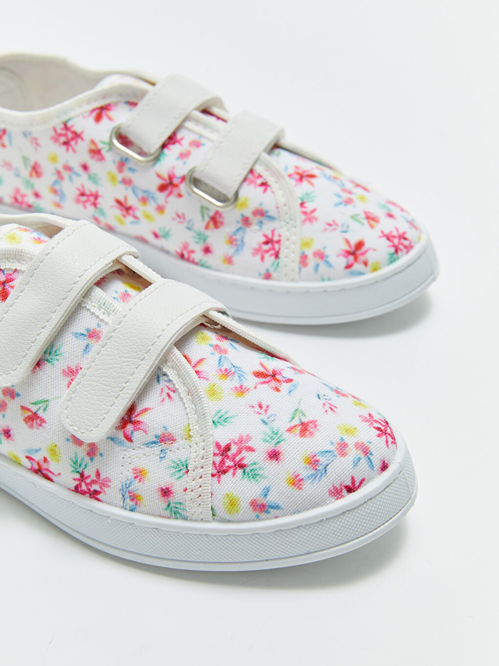 Beyaz Cırt Cırtlı Kız Çocuk Ayakkabı-2