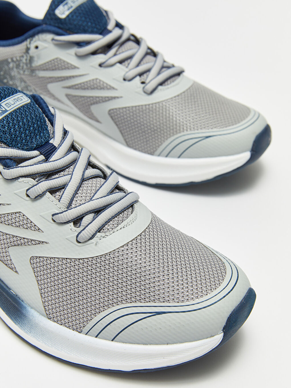 سنيكرز مطبوع بأربطة للرجال-2