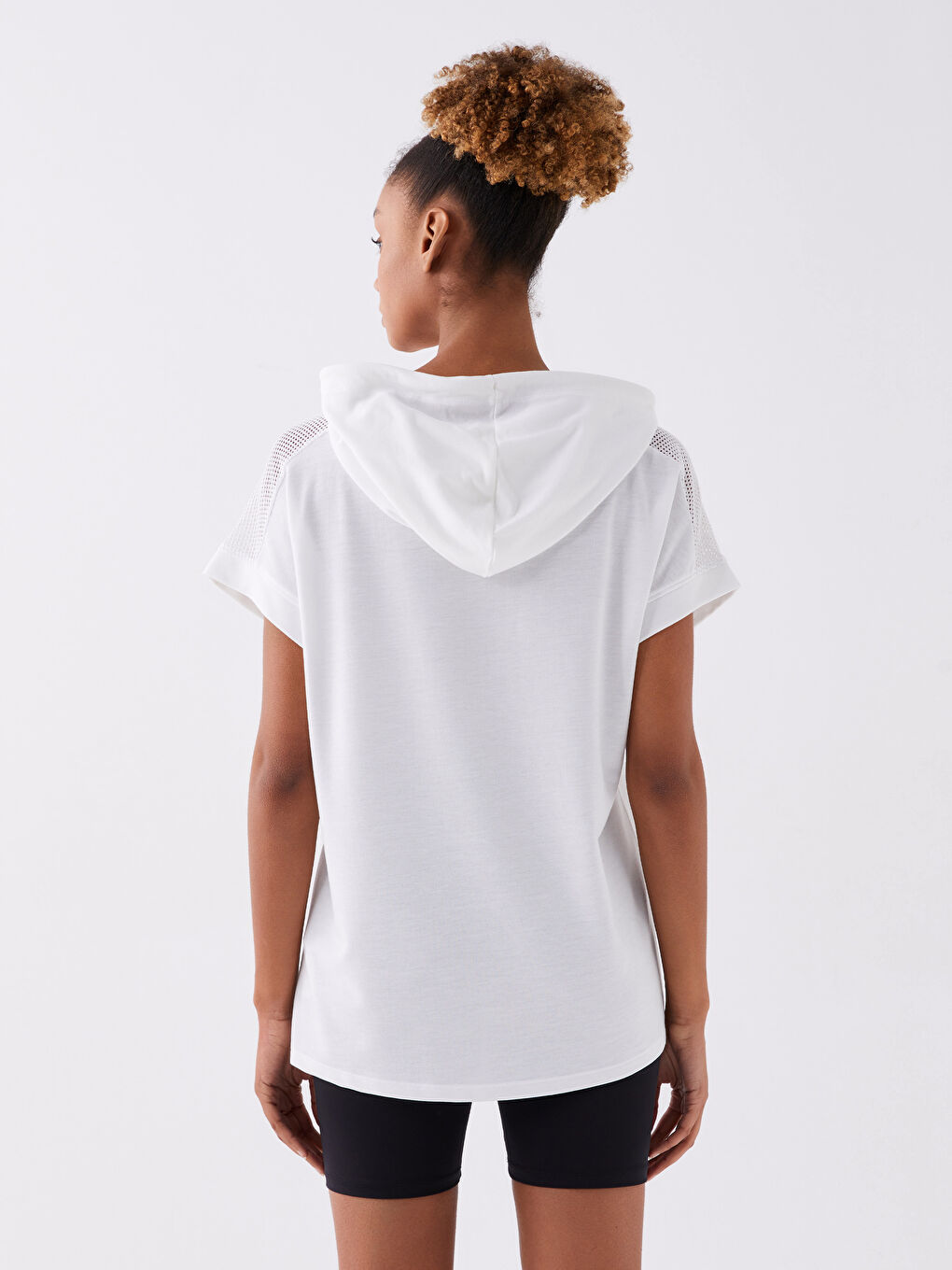 Әйелдерге арналған капюшонды кең қысқа жең спорттық футболка-4