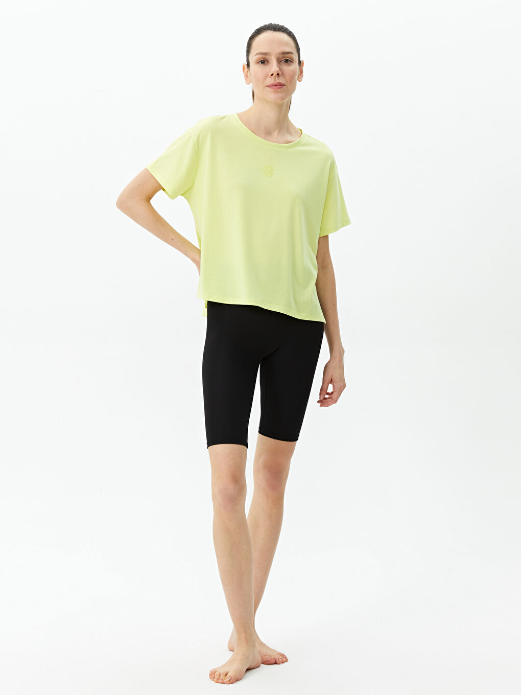 Yeşil Bisiklet Yaka Düz Kısa Kollu Oversize Kadın Tişört-2