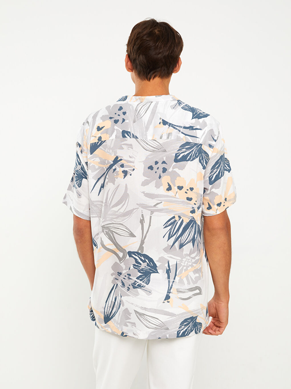 Muška košulja od viskoze sa uzorkom, kratkih rukava i standardnog kroja-4