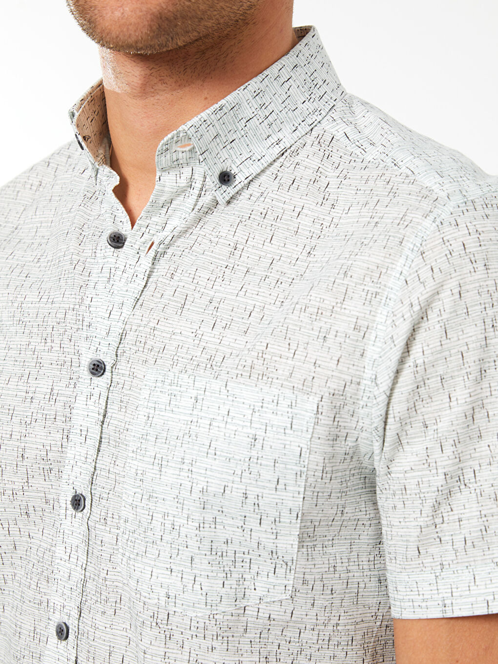 قميص بوبلين منقوش كم قصير بقصة عادية للرجال-3