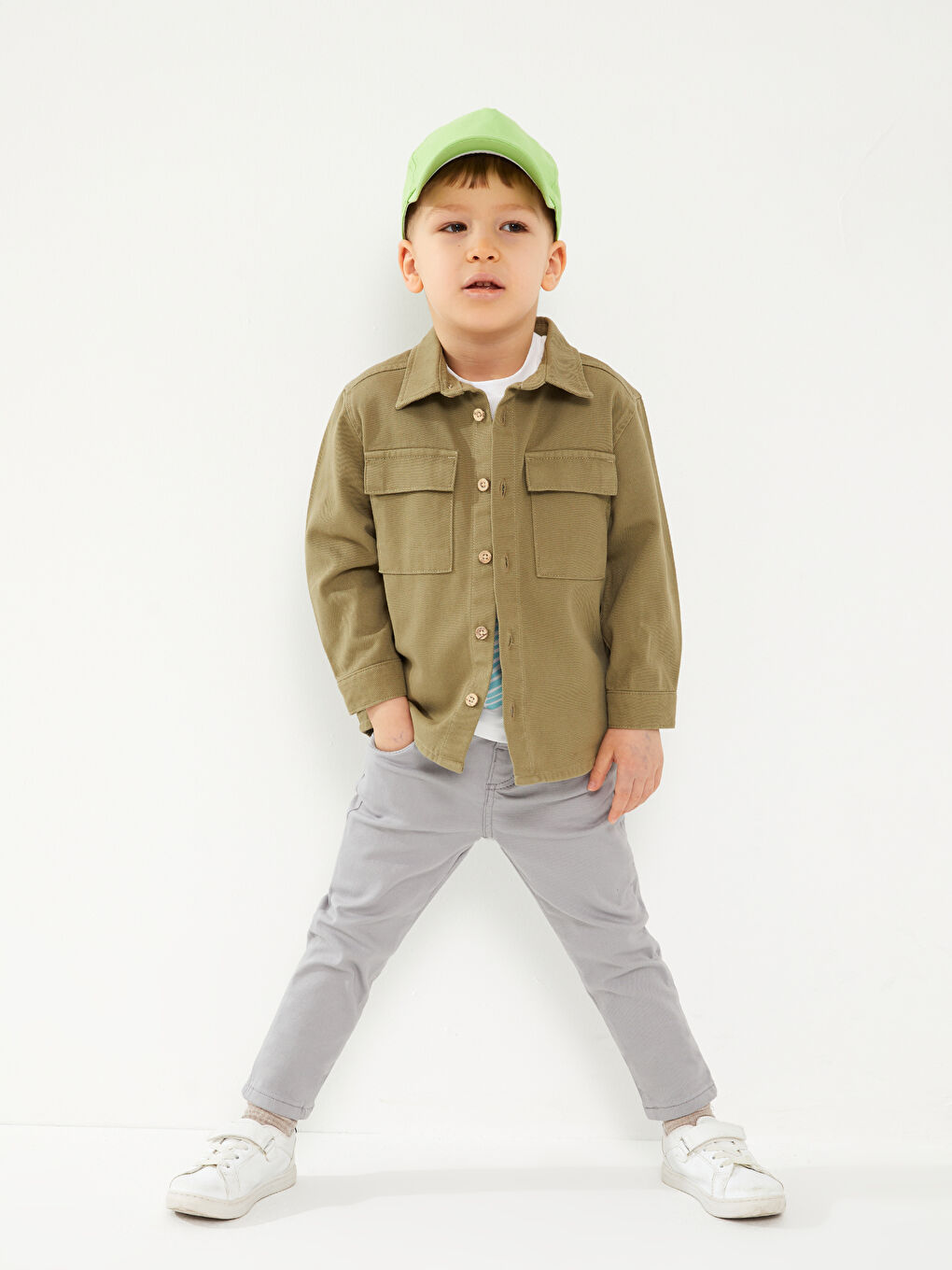 بنطلون بسيط للأولاد الرضع