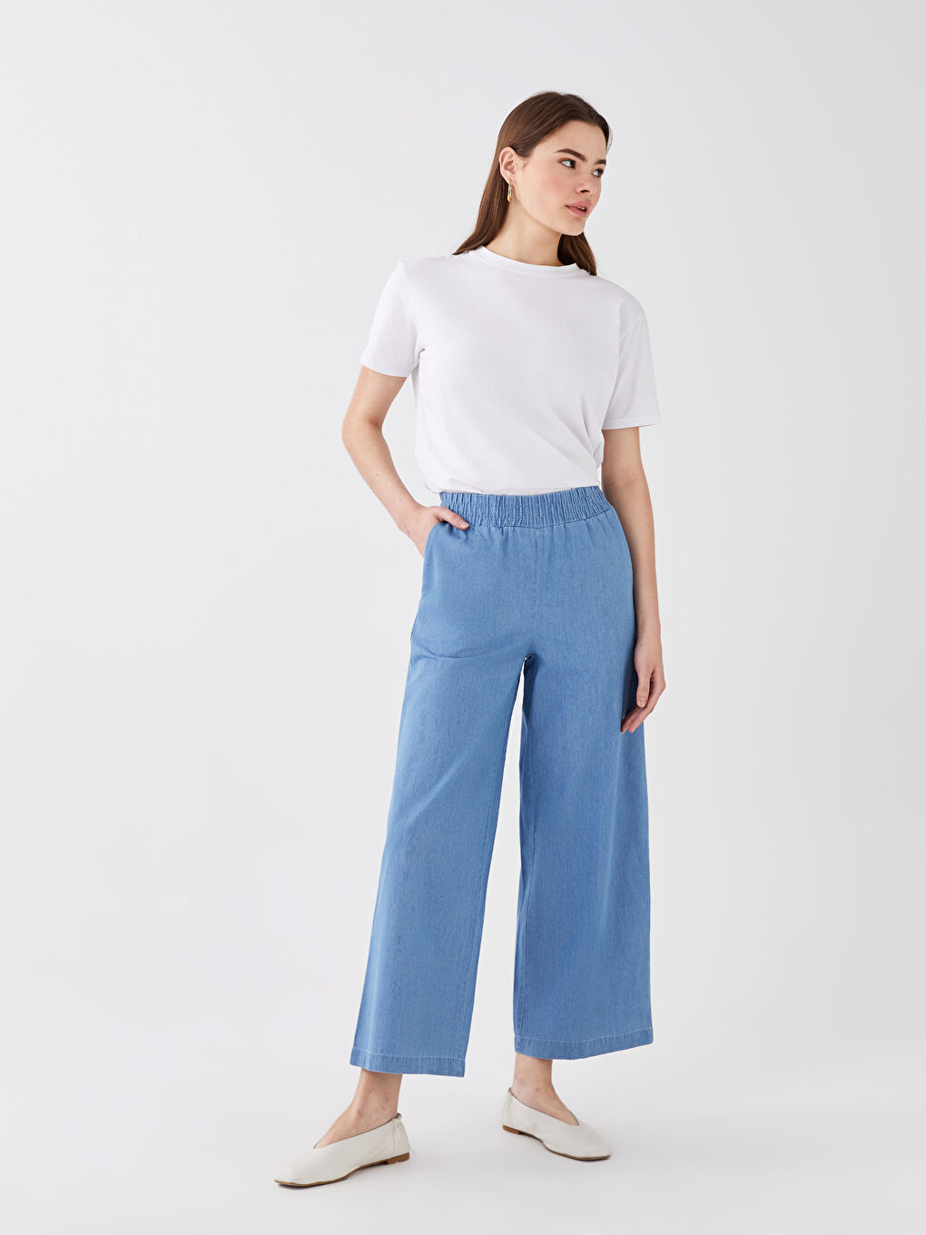 بنطلون جينز واسع الساق بوسط مطاطي للسيدات-1