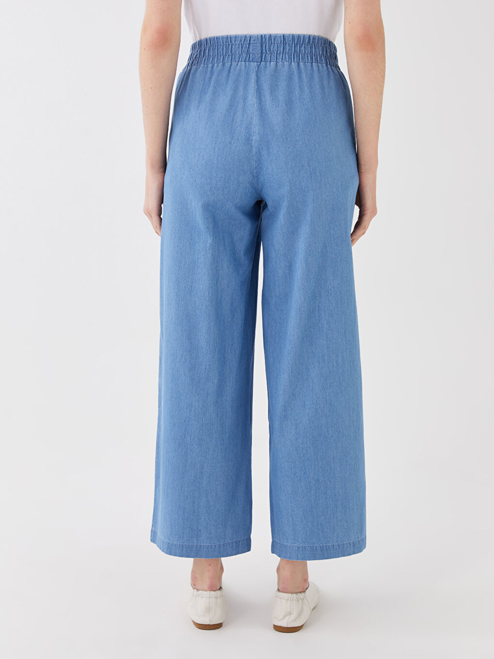 بنطلون جينز واسع الساق بوسط مطاطي للسيدات-4