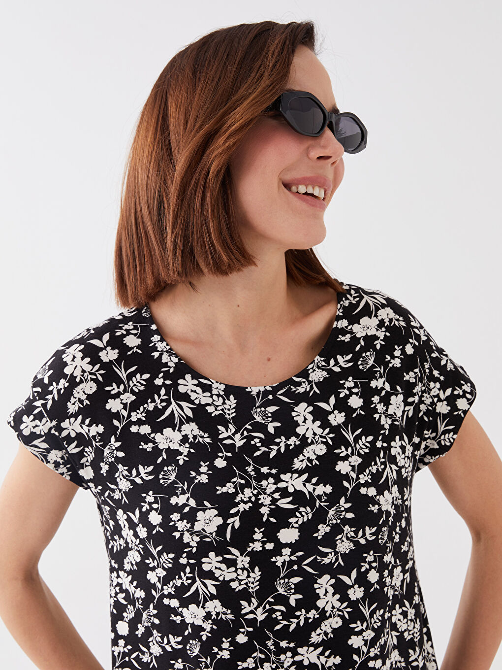 Siyah Bisiklet Yaka Çiçekli Kısa Kollu Kadın Elbise-2