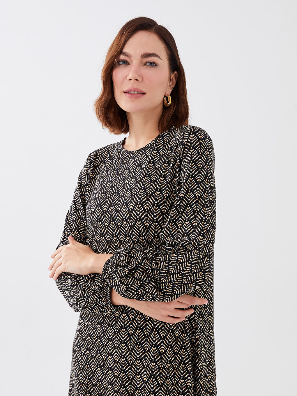 Siyah Bisiklet Yaka Desenli Uzun Kollu A Kesim Elbise-1