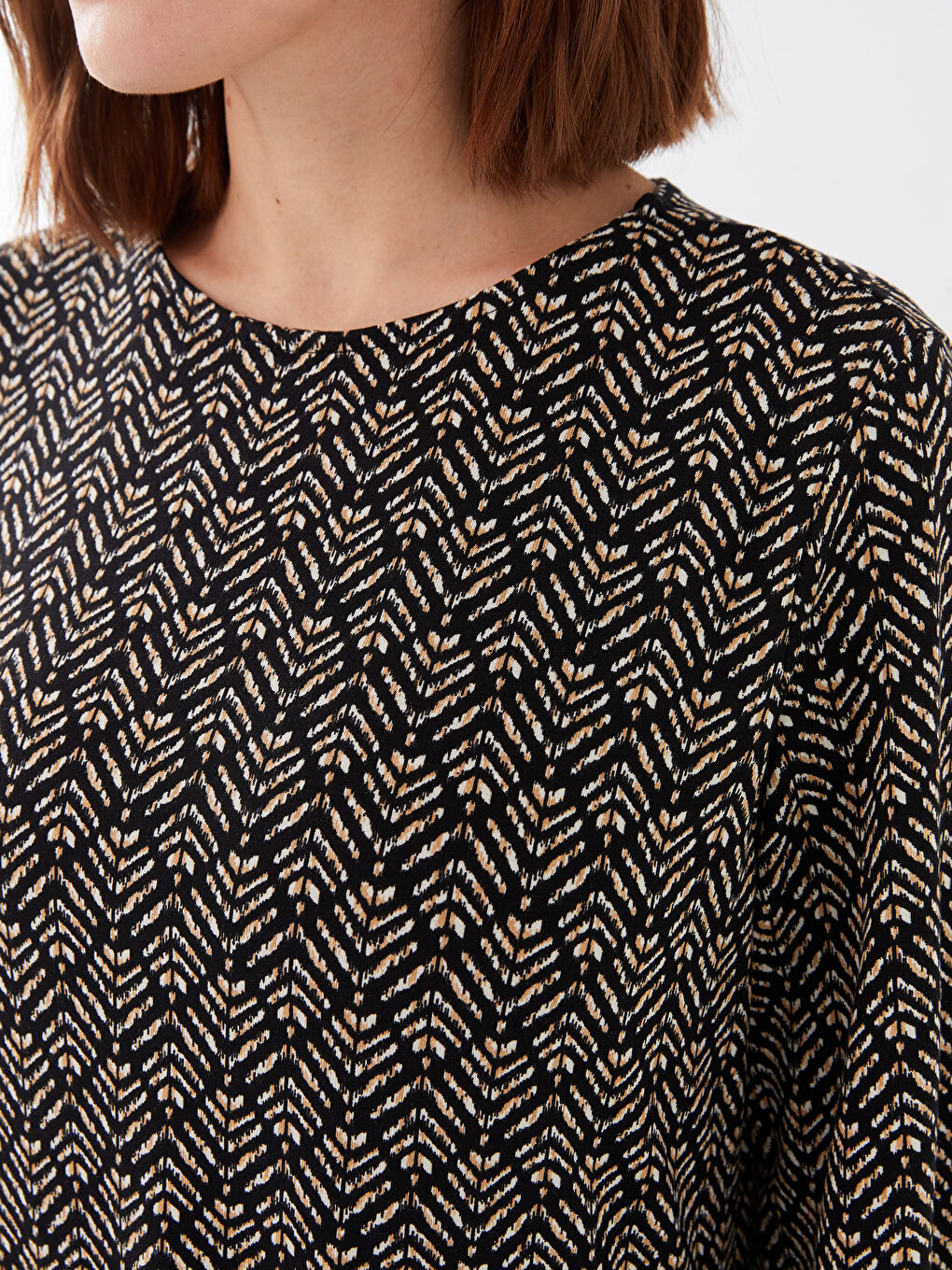 Siyah Bisiklet Yaka Desenli Uzun Kollu A Kesim Elbise-3