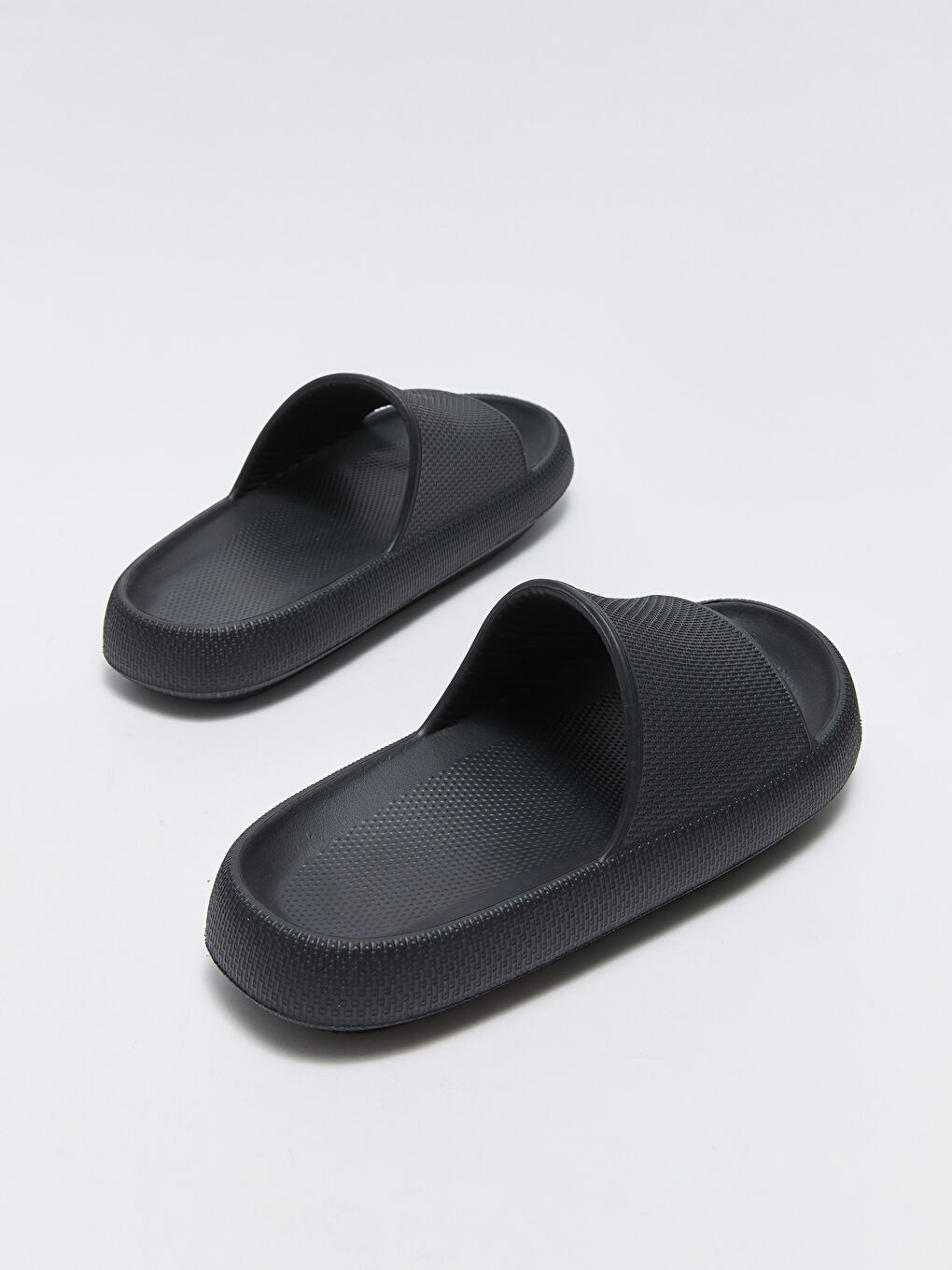 Siyah Tek Bantlı Kadın Terlik-3