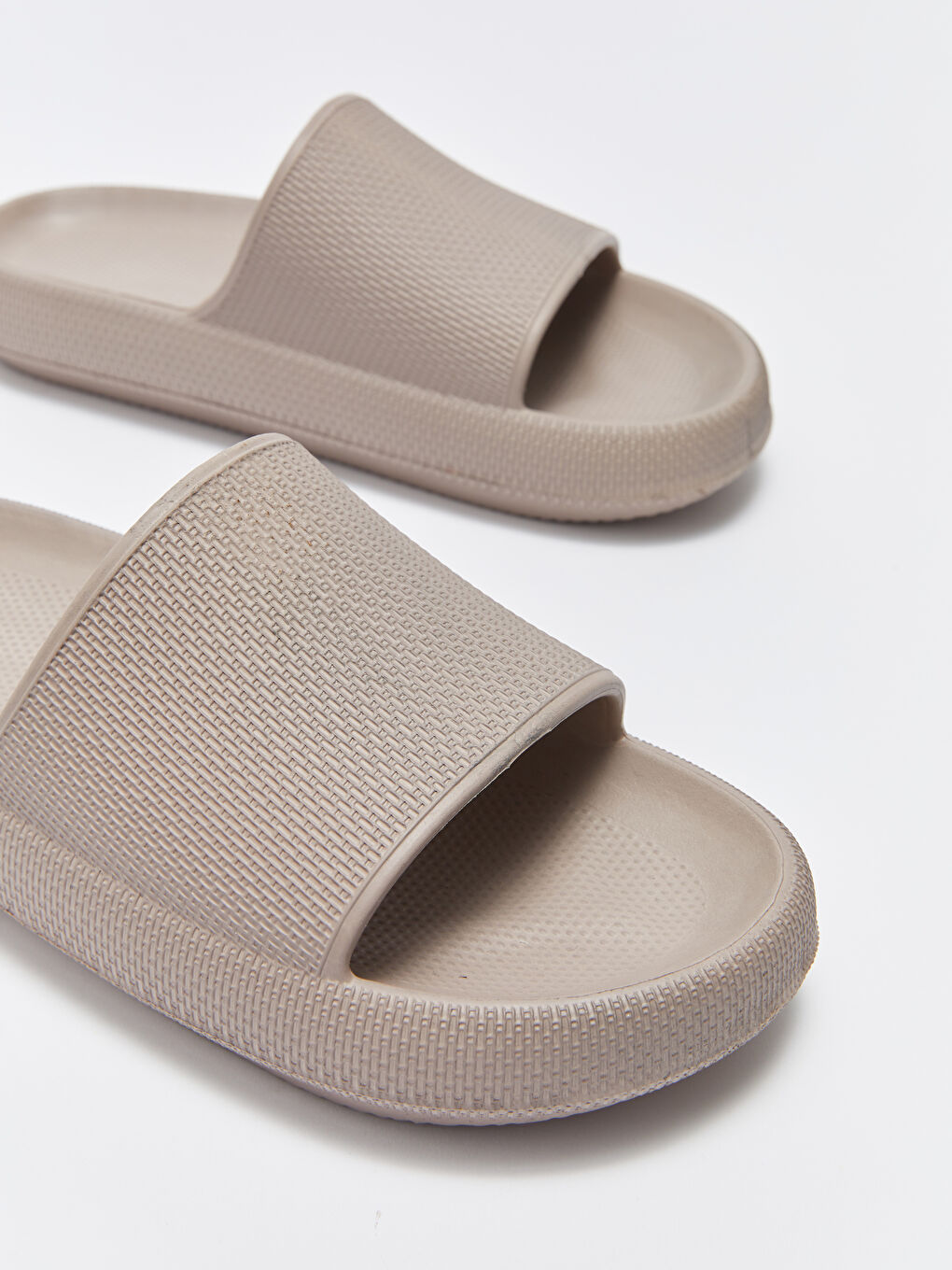 Kahverengi Tek Bantlı Kadın Terlik-2