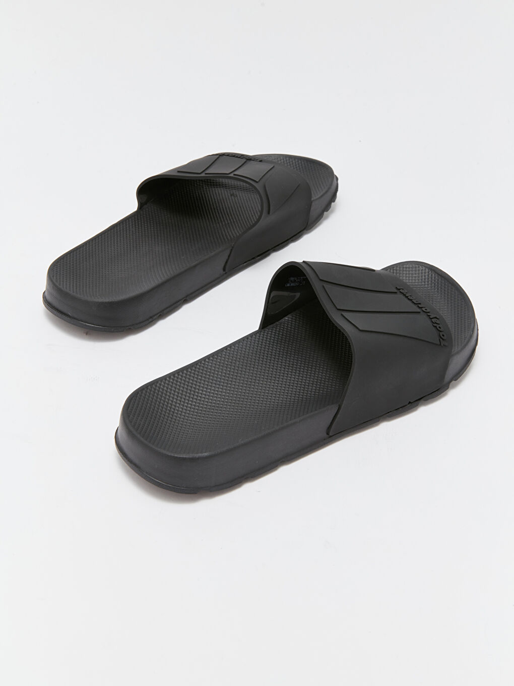 Siyah Tek Bantlı Baskılı Erkek Terlik-4