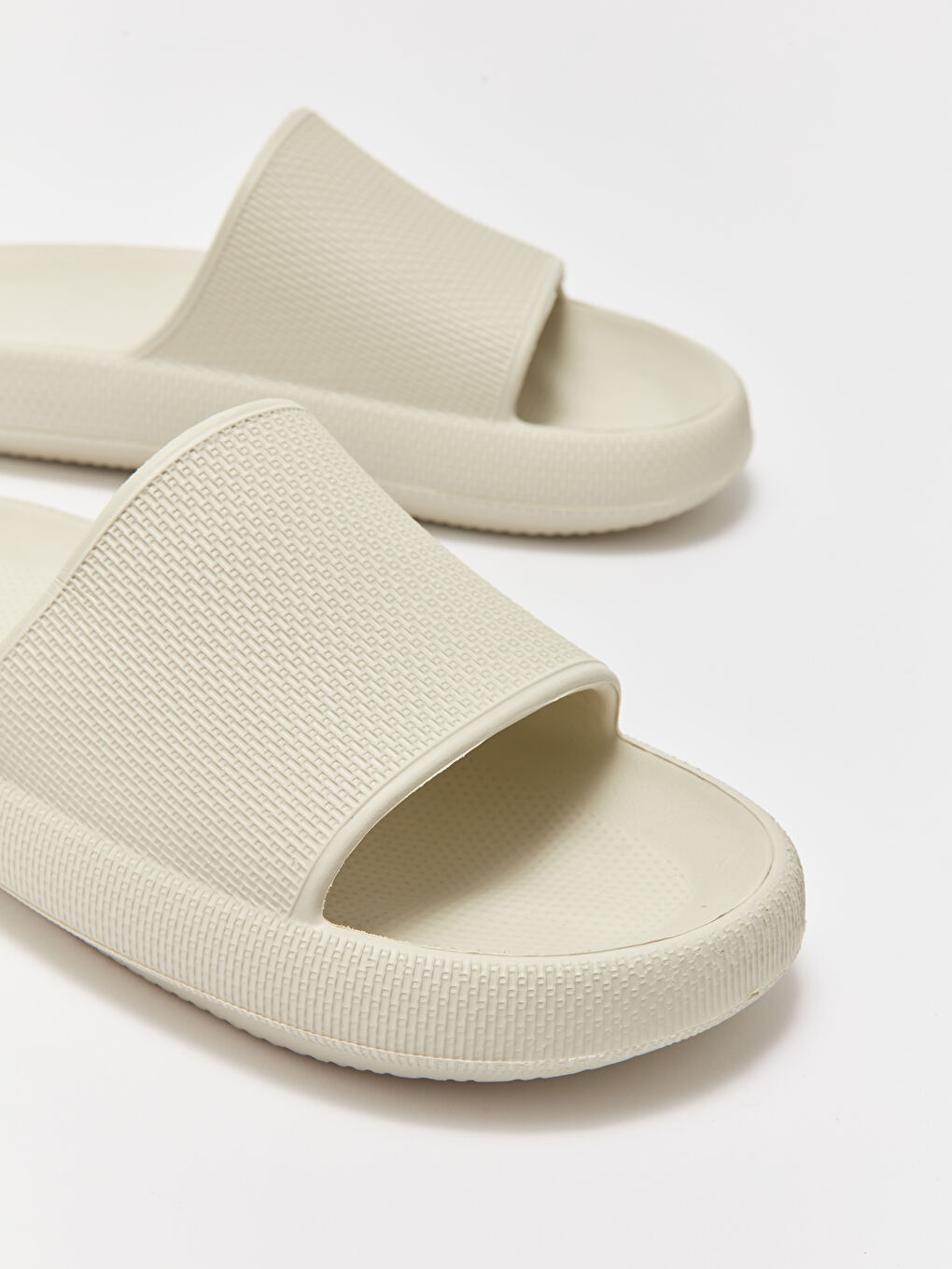 Bej Tek Bantlı Erkek Terlik-2