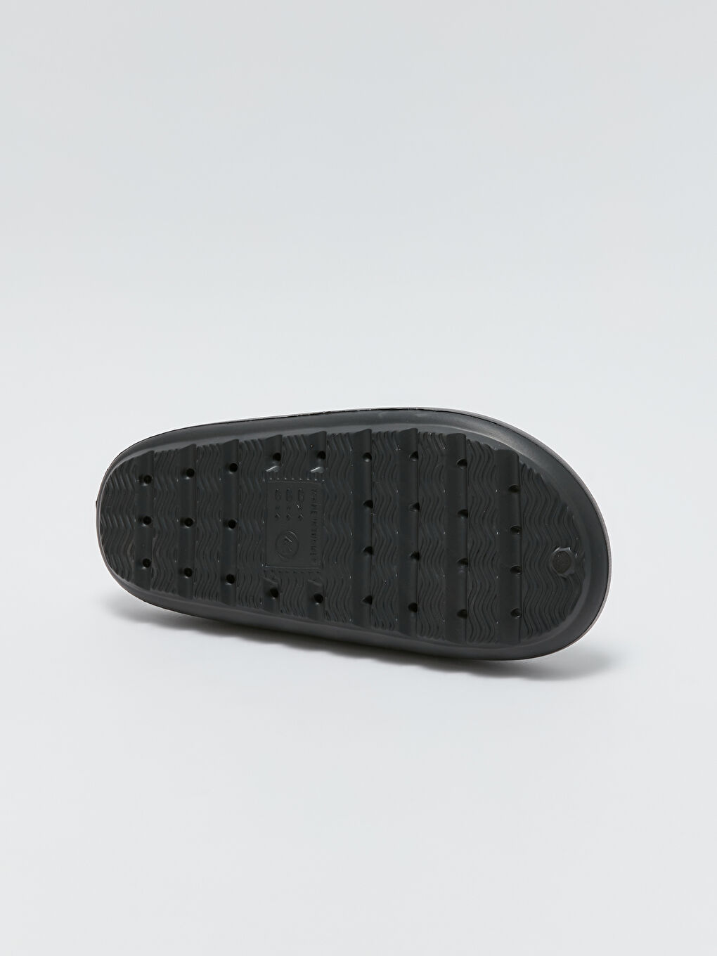 Siyah Kroko Desenli Erkek Terlik-4