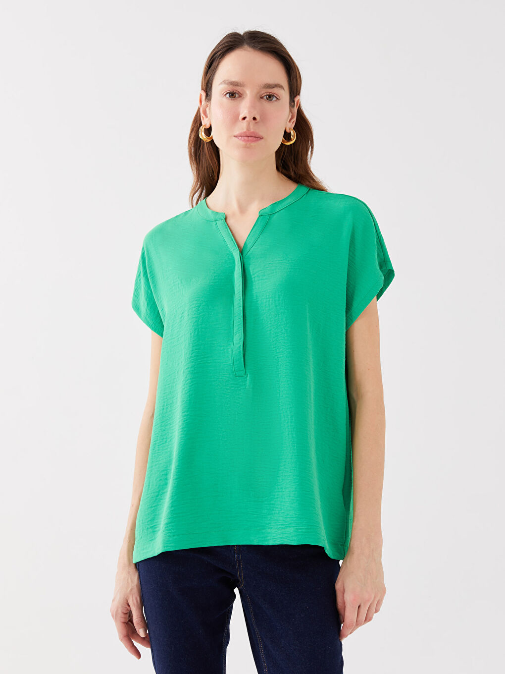 Yeşil Kaçık Yaka Düz Kısa Kollu Aerobin Kadın Bluz
