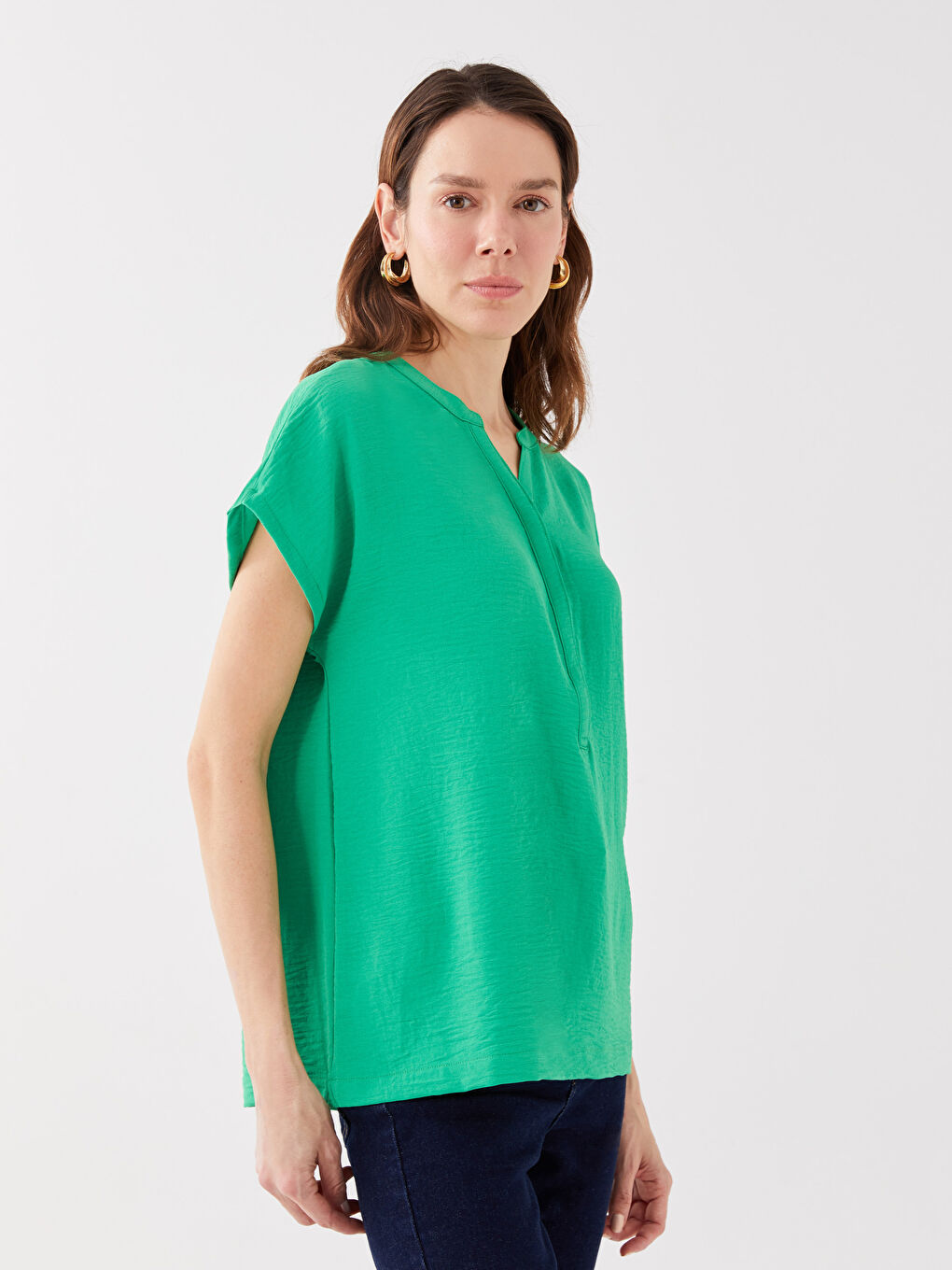 Yeşil Kaçık Yaka Düz Kısa Kollu Aerobin Kadın Bluz-1
