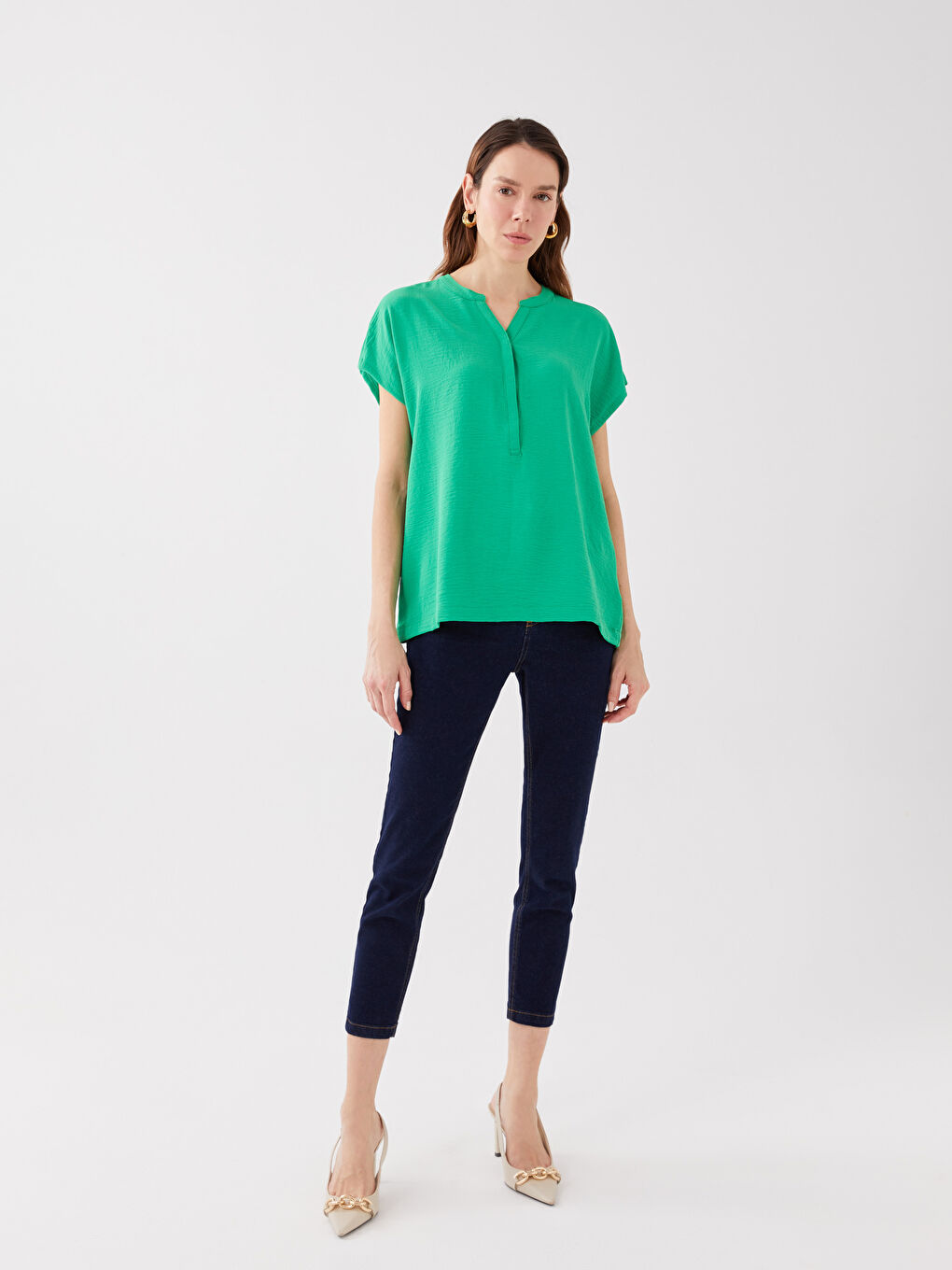 Yeşil Kaçık Yaka Düz Kısa Kollu Aerobin Kadın Bluz-2