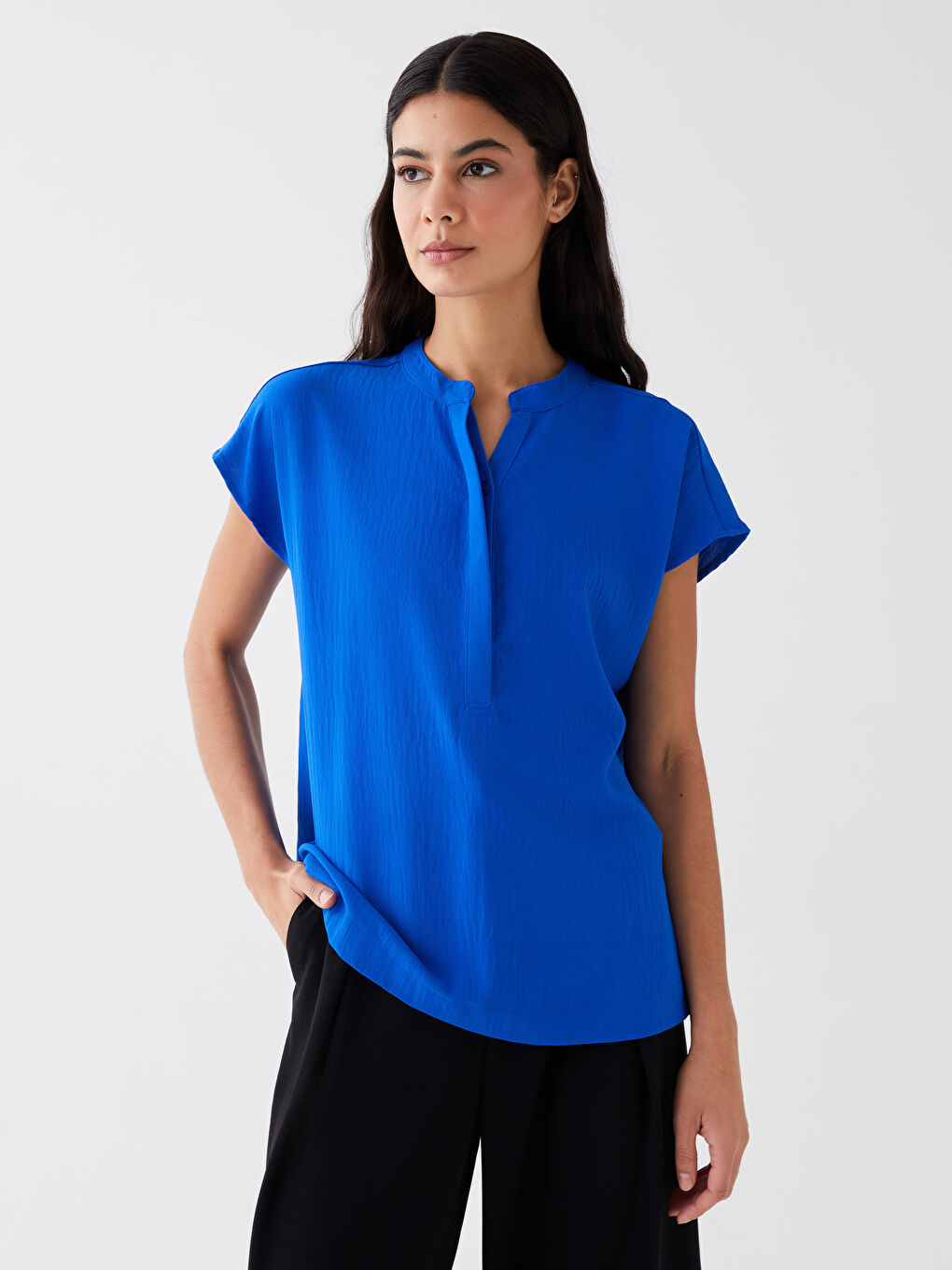 Әйелдерге арналған ойық жағалы қысқа жең аэробин блузка-1