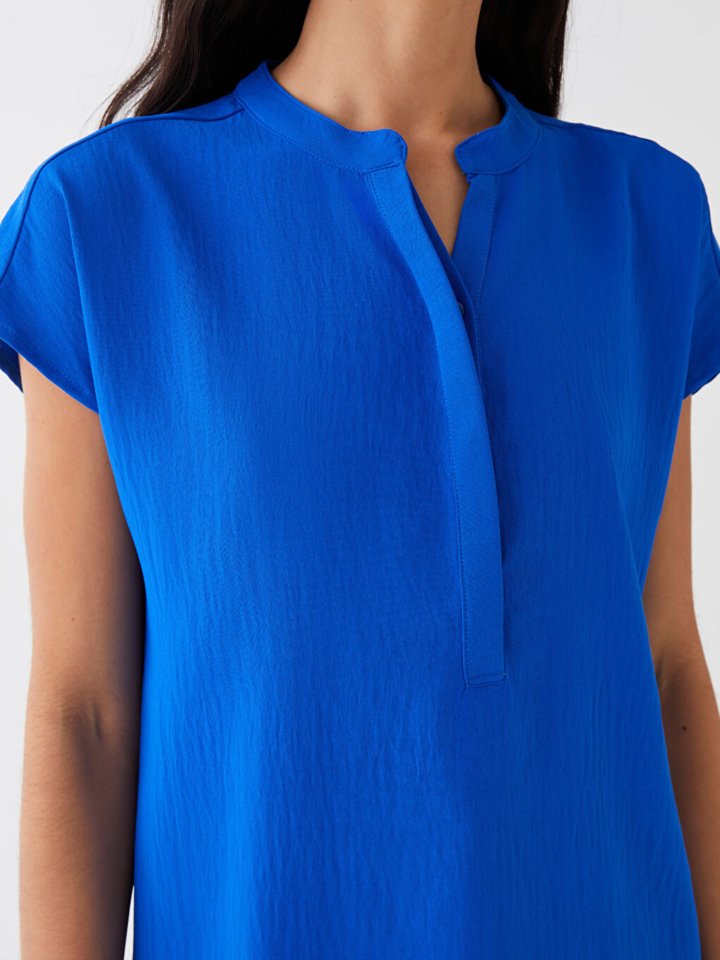 Әйелдерге арналған ойық жағалы қысқа жең аэробин блузка-3