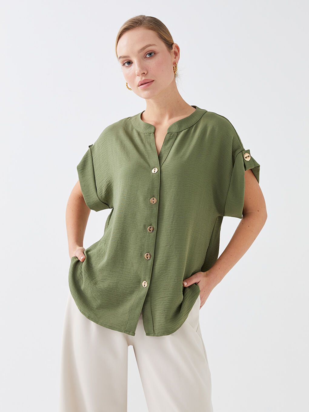 LCWAIKIKI Classic Henley-Ausschnitt Kurzarm Aerobin Damenhemd -S3AN50Z8-SYJ