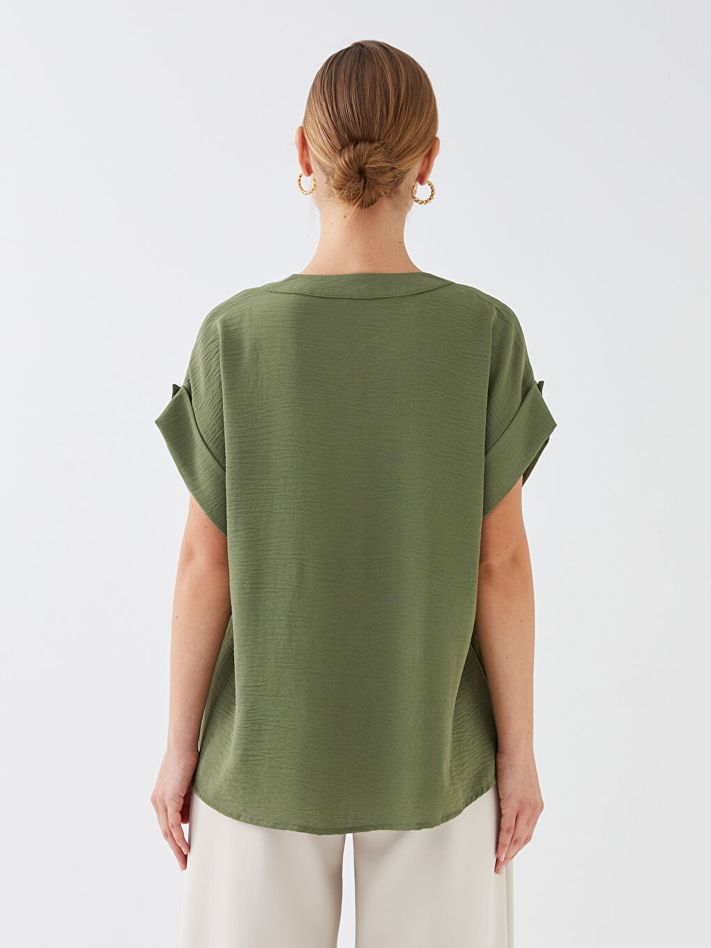 LCWAIKIKI Classic Henley-Ausschnitt Kurzarm Aerobin Damenhemd -S3AN50Z8-SYJ