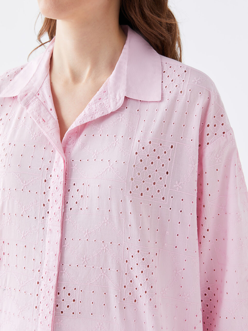 LCWAIKIKI Classic Self Patterned Oversize Broderie Women's Shirt -S3AN69Z8-FGV
