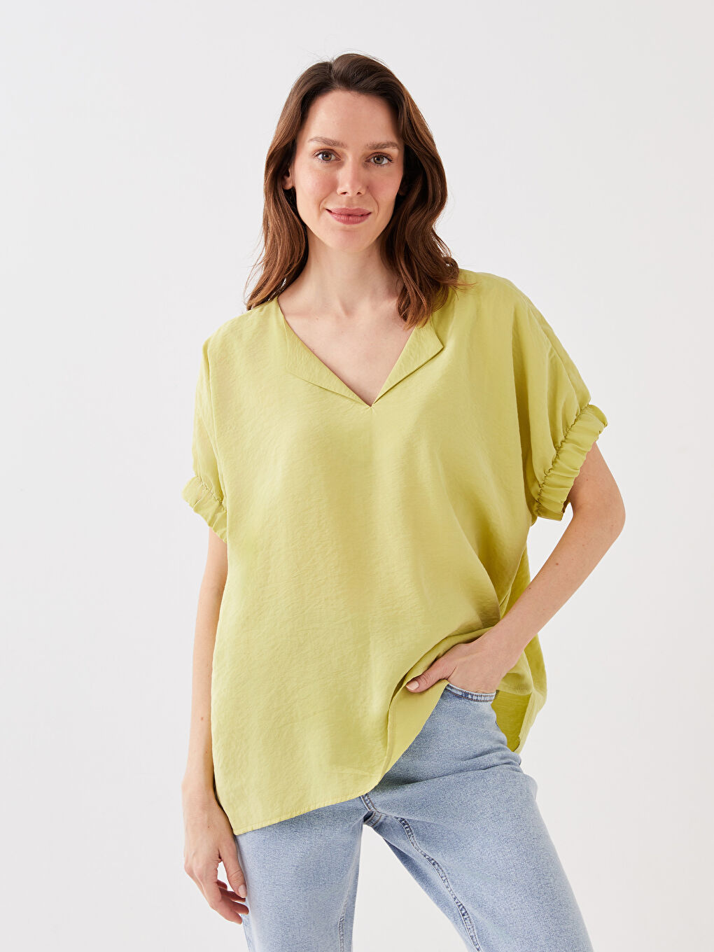 LCWAIKIKI Classic Notch Neck Plain Short Sleeve Women's Blouse -S3AN71Z8-JJT
