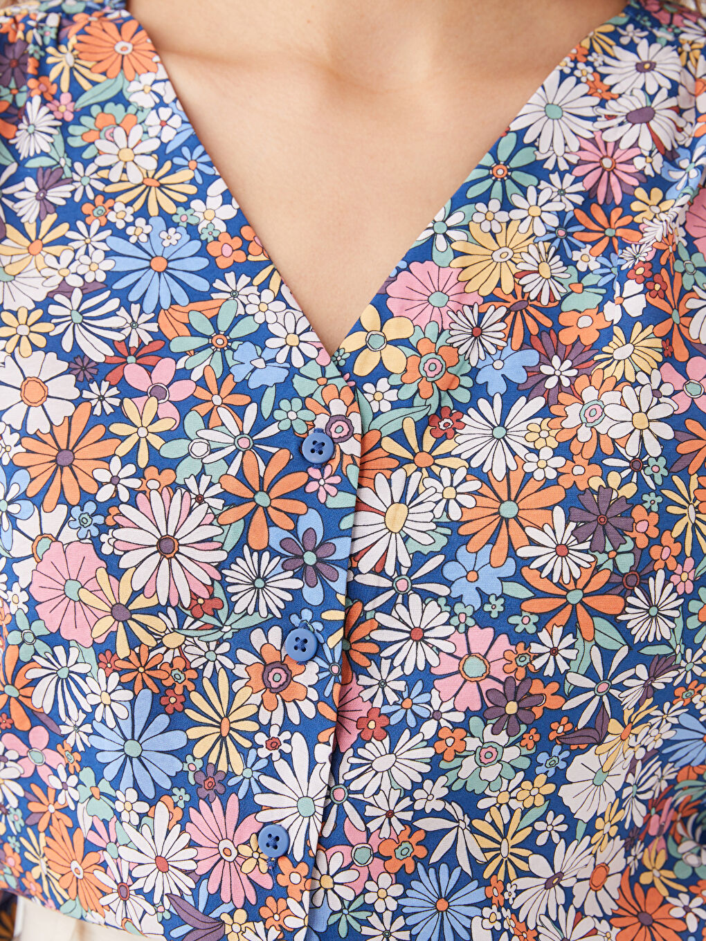 Bluză pentru Femei cu Model și Decolteu în V-3