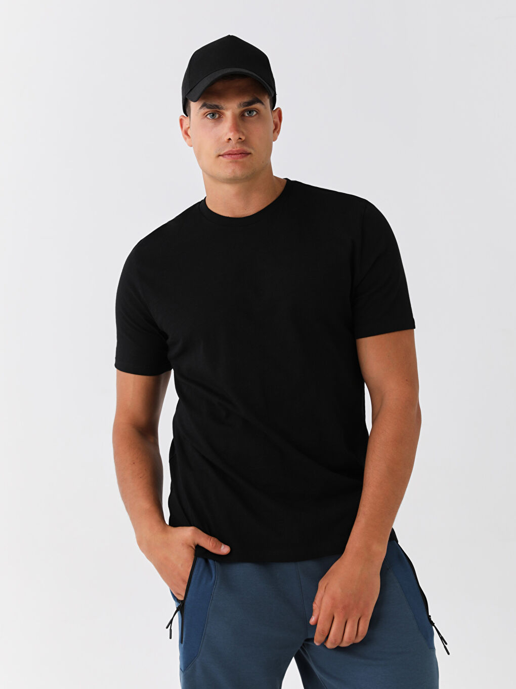 Siyah Bisiklet Yaka Kısa Kollu Erkek Tişört