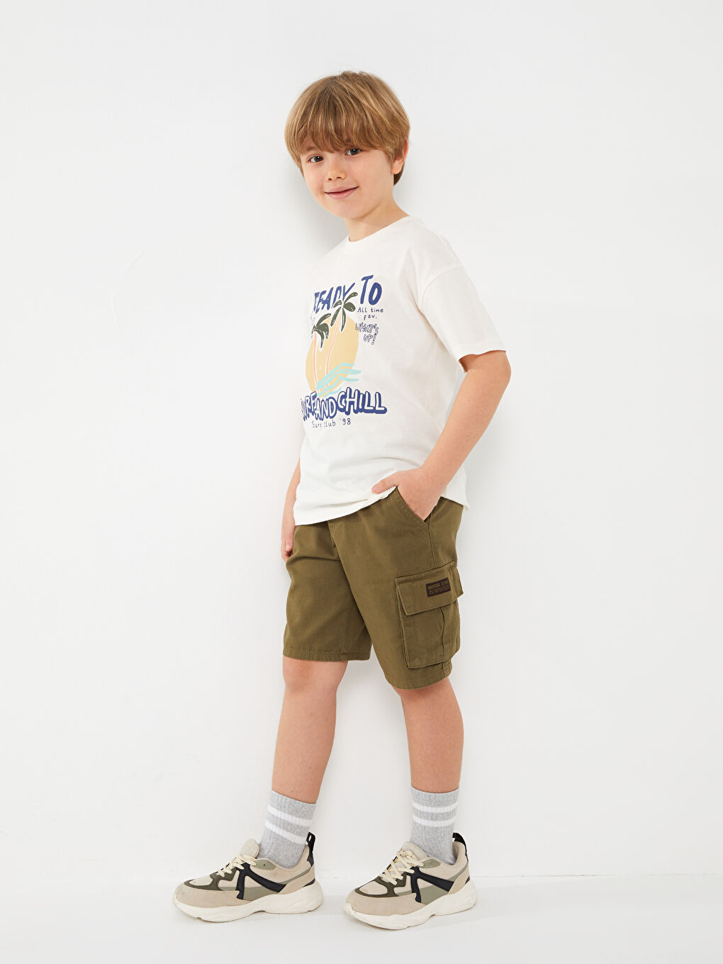 LCW Kids Къси панталони тип карго с еластична талия и свободна кройка за момчета -S3AP22Z4-JNN
