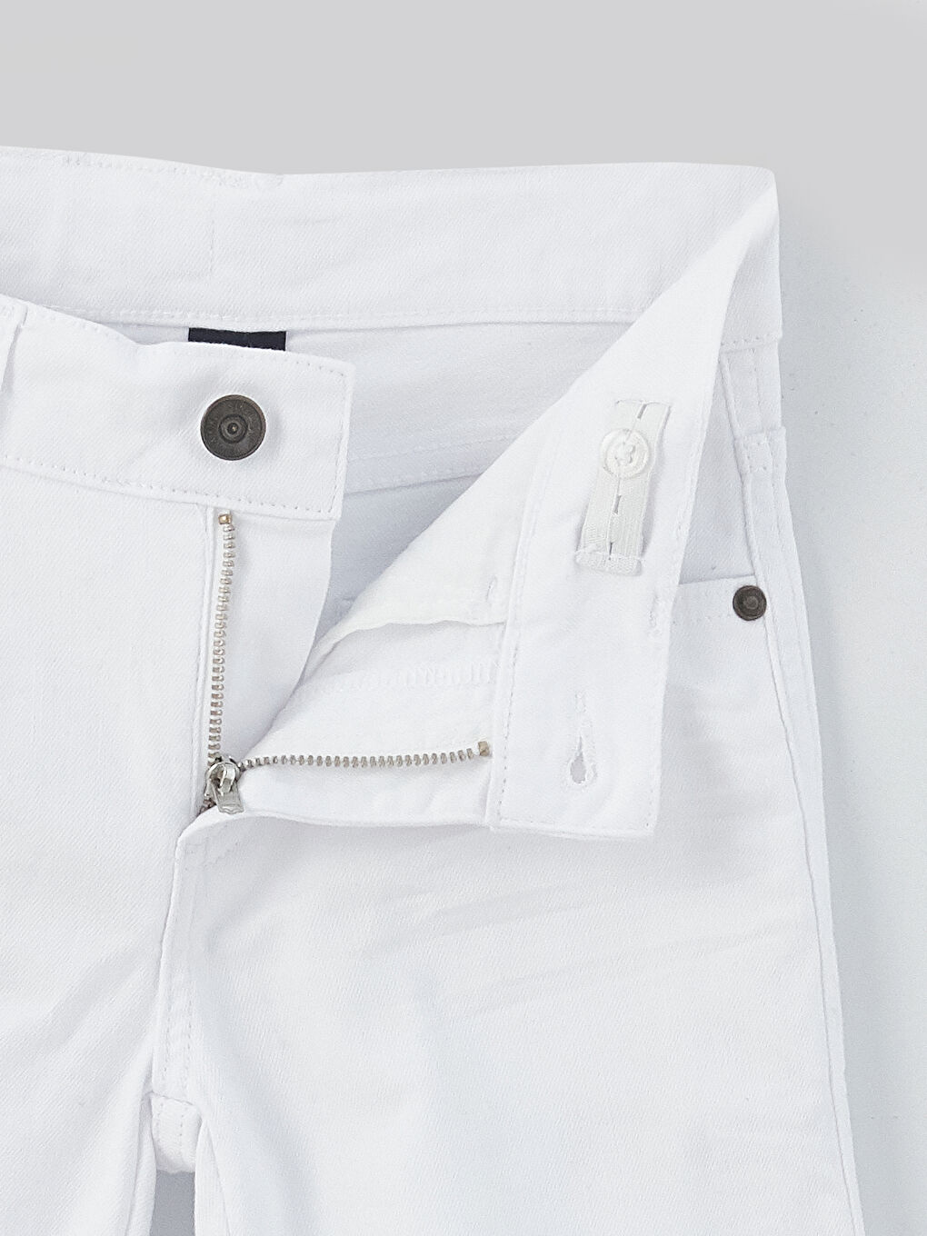 Beyaz Basic Gabardin Erkek Çocuk Şort-1