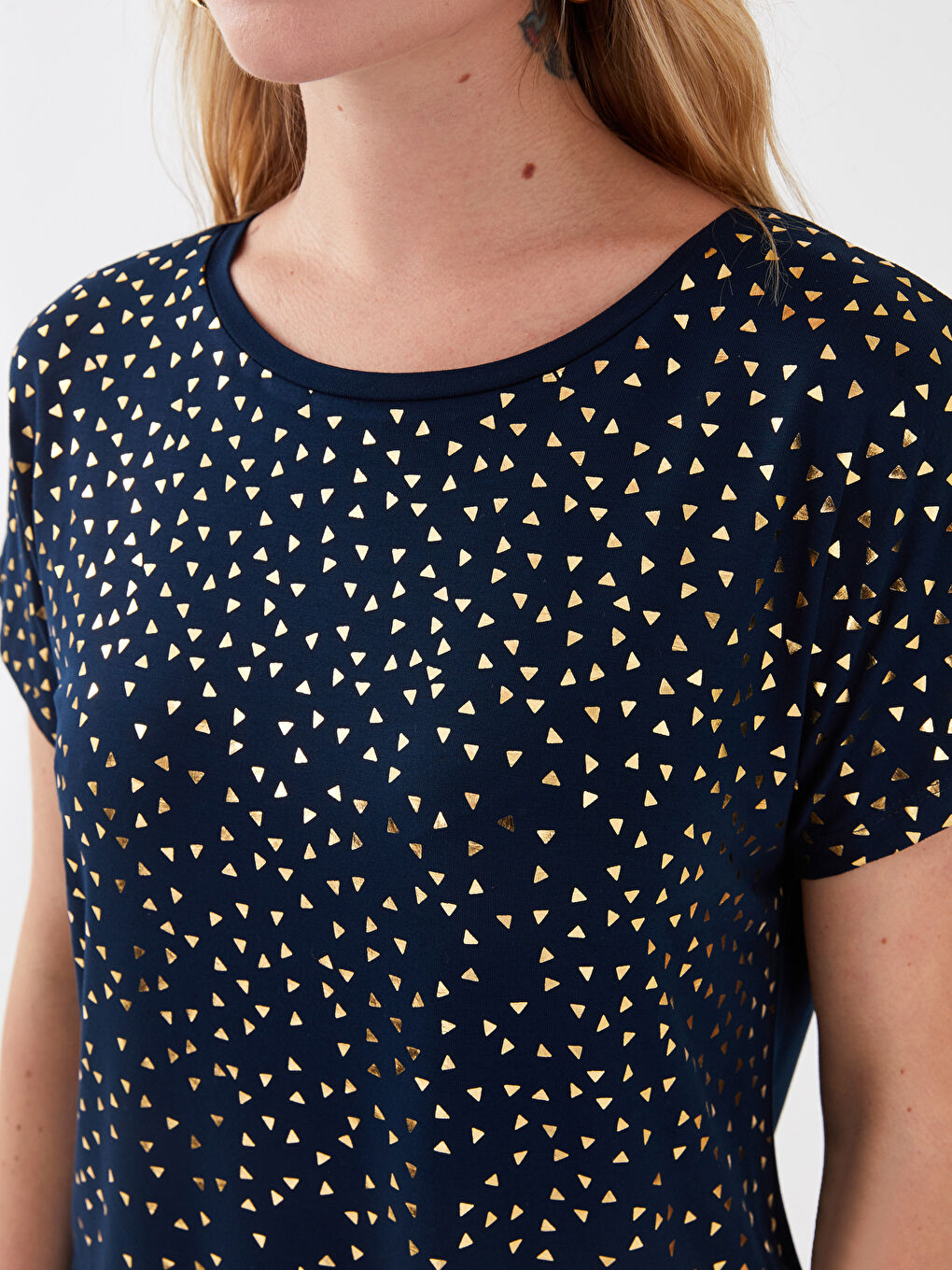 Lacivert Bisiklet Yaka Desenli Kısa Kollu Kadın Tişört-2