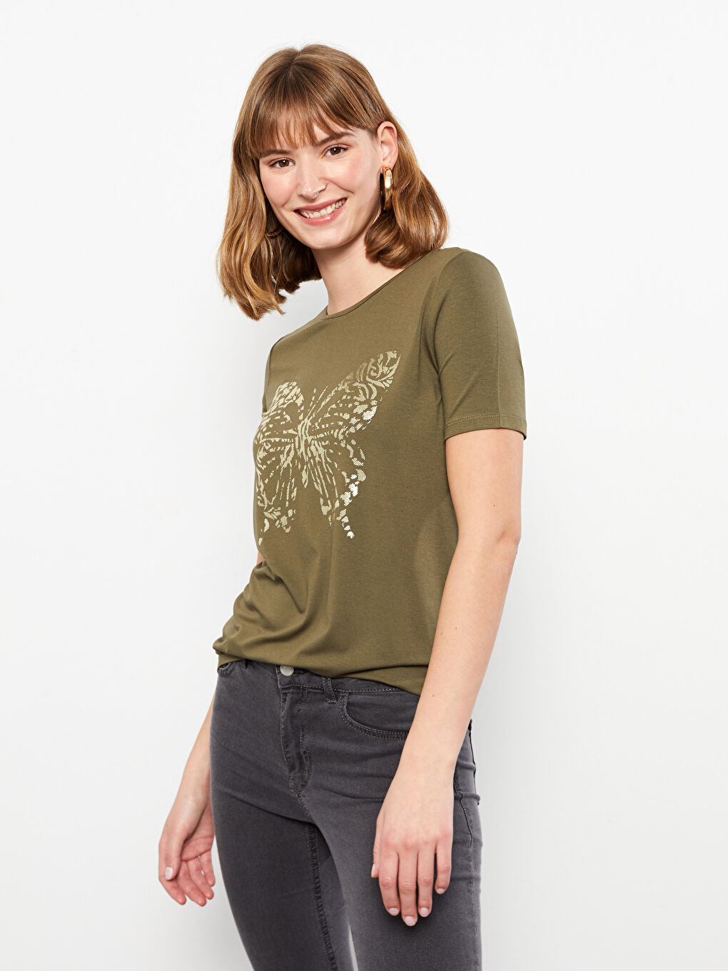 تيشيرت نسائي بأكمام قصيرة وياقة دائرية مطبوع