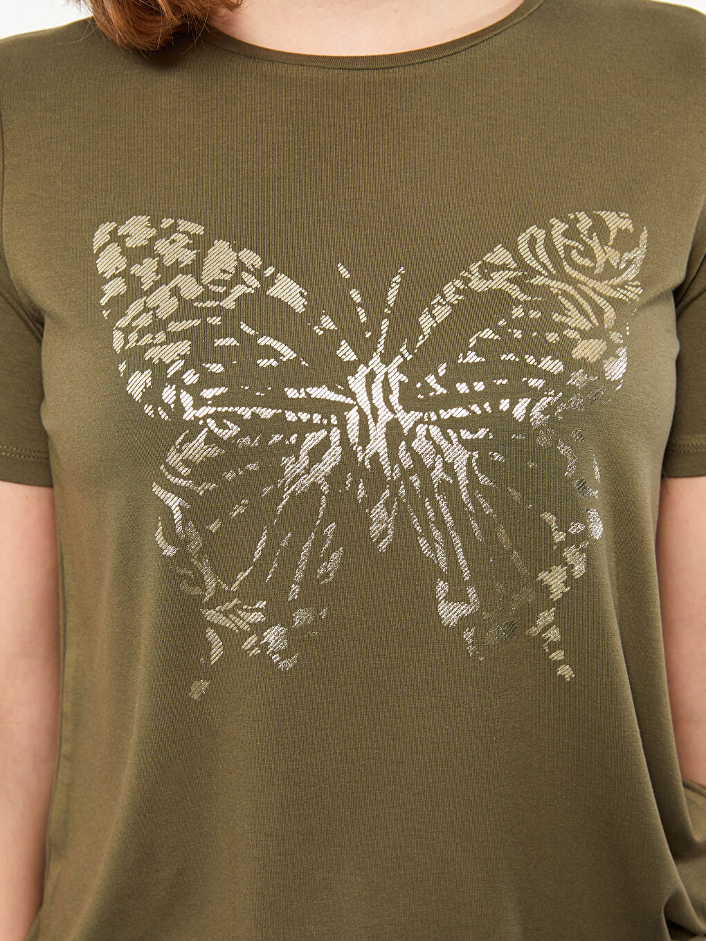 تيشيرت نسائي بأكمام قصيرة وياقة دائرية مطبوع-3