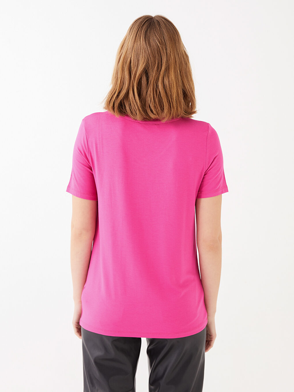 تيشيرت نسائي بياقة على شكل حرف V سادة بأكمام قصيرة-4