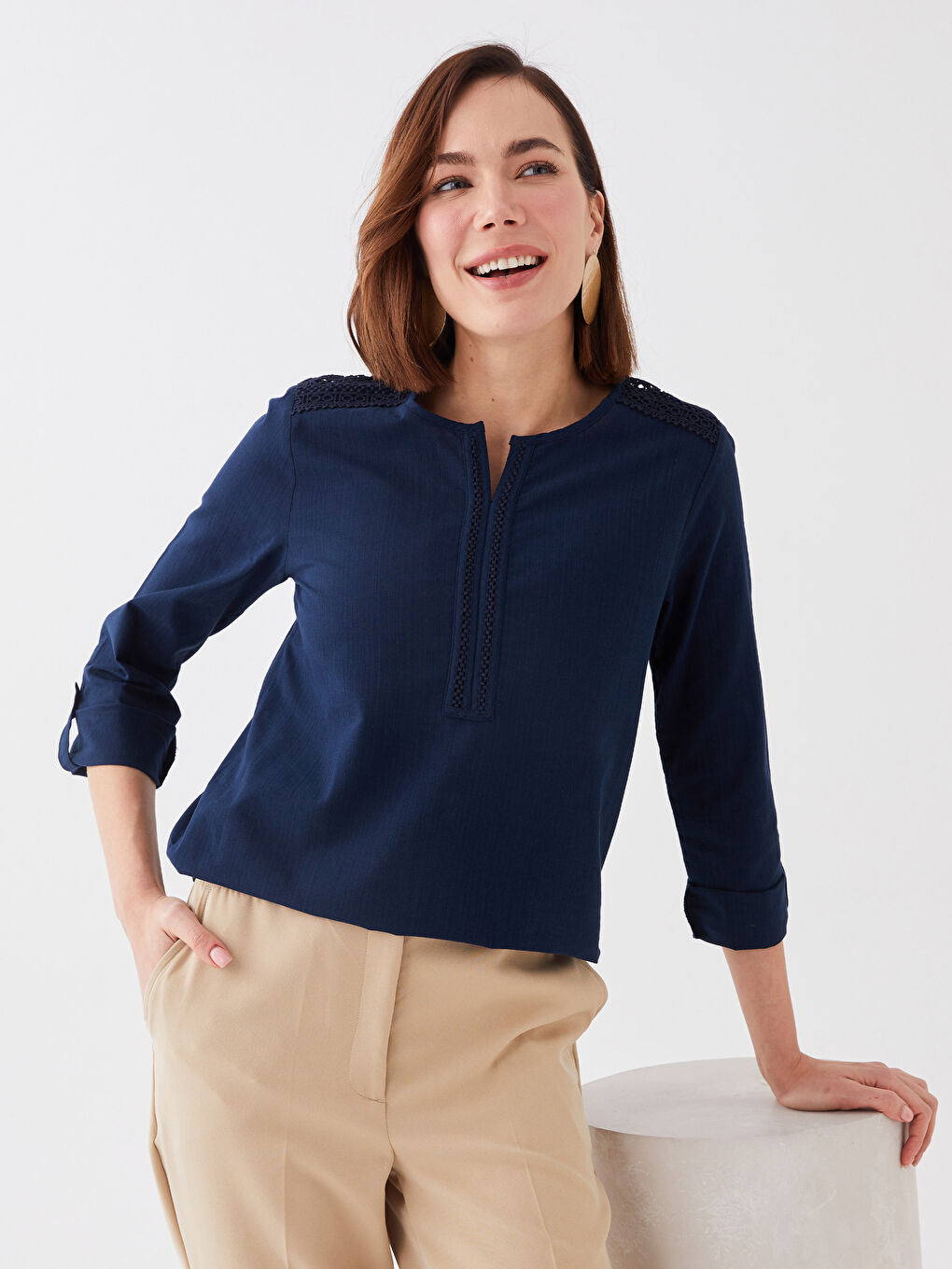 Lacivert Kaçık Yaka Düz Uzun Kollu Kadın Bluz-1