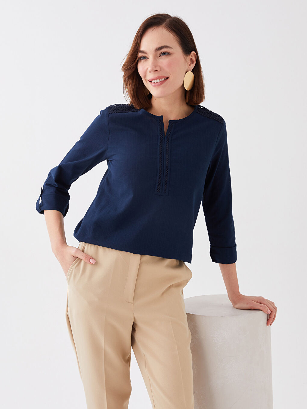 Lacivert Kaçık Yaka Düz Uzun Kollu Kadın Bluz-2