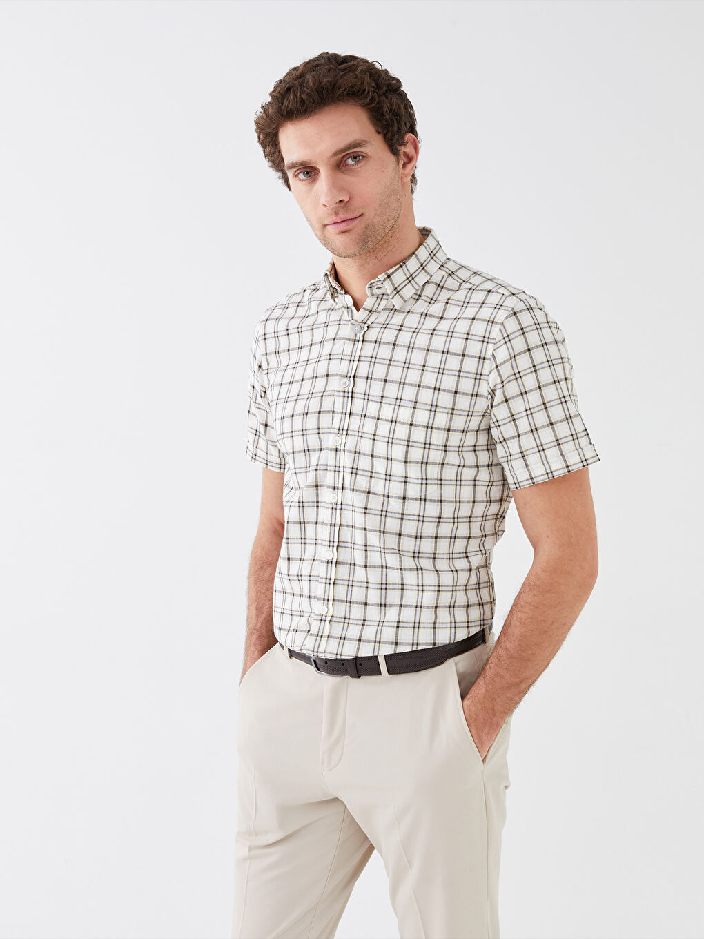 LCWAIKIKI Classic Regular Fit Kısa Kollu Ekose Oxford Erkek Gömlek -S3AQ18Z8-LQ0