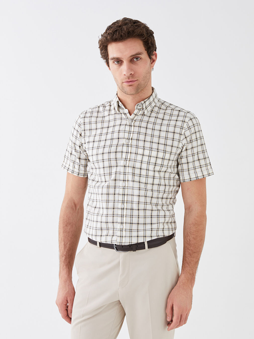 LCWAIKIKI Classic Regular Fit Kısa Kollu Ekose Oxford Erkek Gömlek -S3AQ18Z8-LQ0