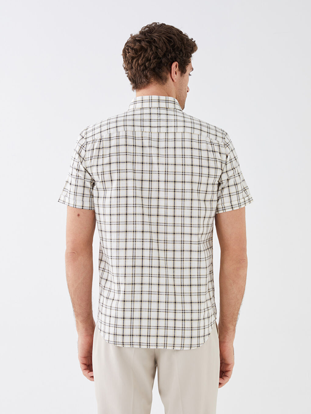 LCWAIKIKI Classic Regular Fit Kısa Kollu Ekose Oxford Erkek Gömlek -S3AQ18Z8-LQ0