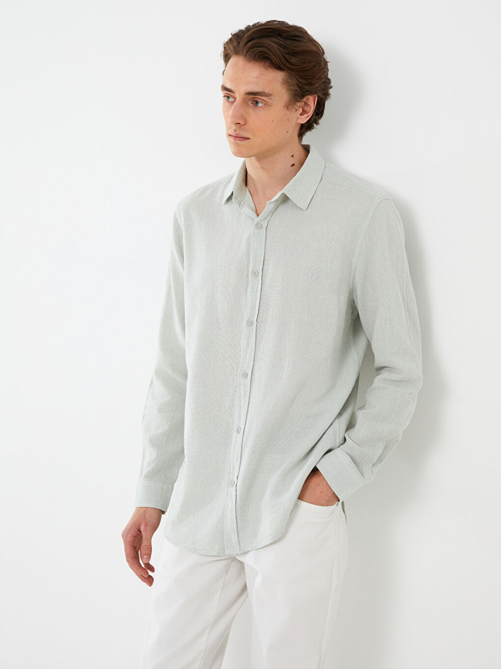 Рубашка из ткани Добби с длинным рукавом стандартного кроя для мужчин