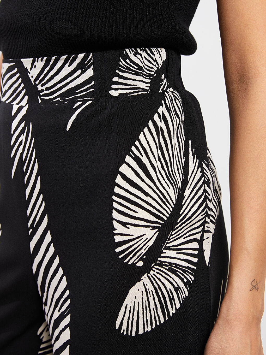 Siyah Beli Lastikli Desenli Kadın Palazzo Pantolon-2