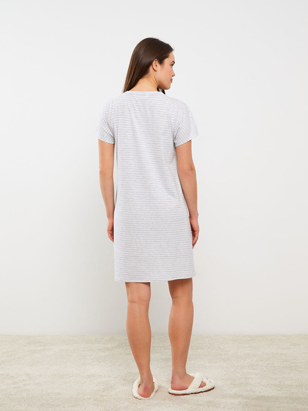 قميص نوم حوامل بياقة دائرية مخطط كم قصير-3