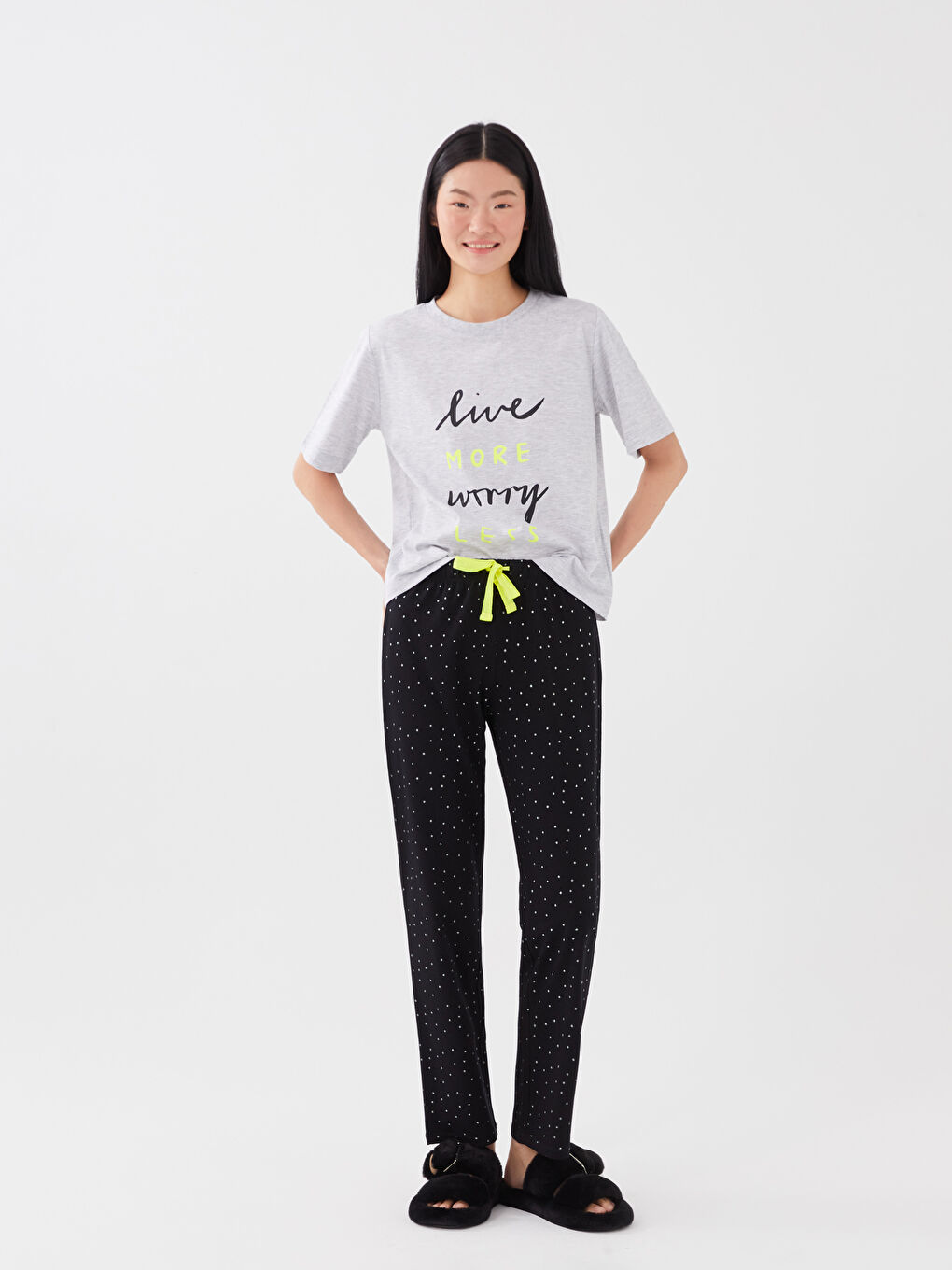 Siyah Bisiklet Yaka Baskılı Kısa Kollu Kadın Pijama Takımı-2