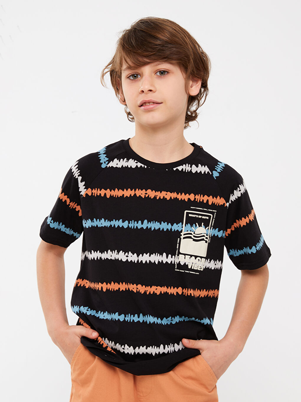 Siyah Bisiklet Yaka Desenli Kısa Kollu Erkek Çocuk Tişört