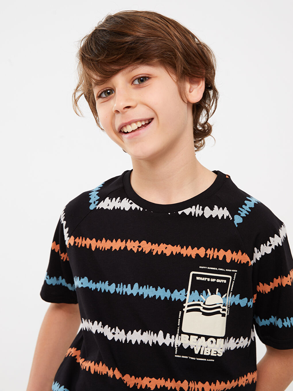 Siyah Bisiklet Yaka Desenli Kısa Kollu Erkek Çocuk Tişört-1